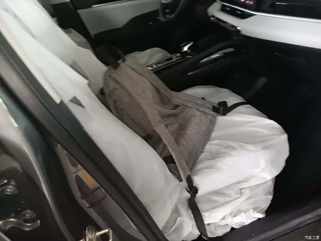 Geely Coolray, 2026 25