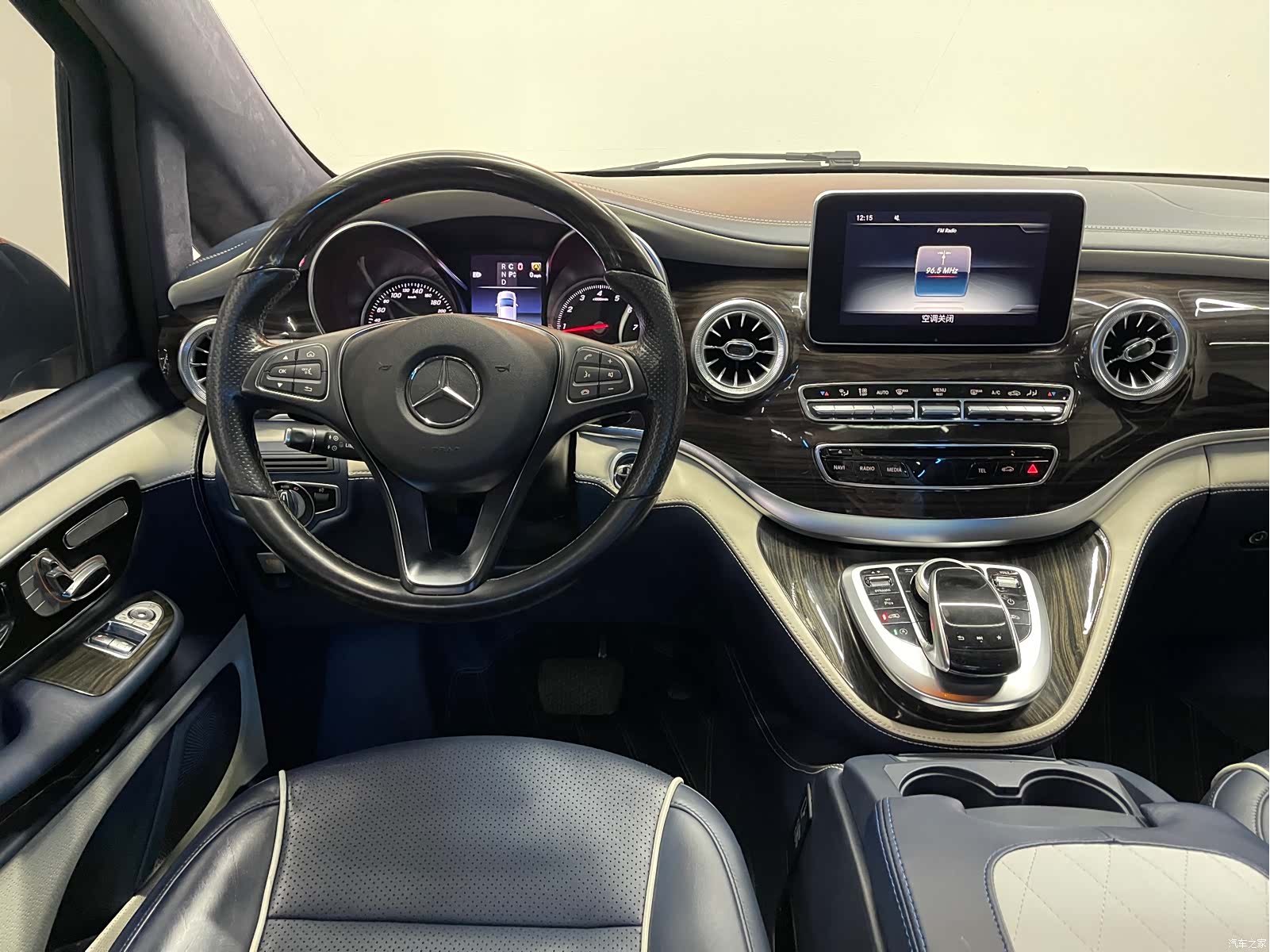 Mercedes-Benz V-Class, 2020 10