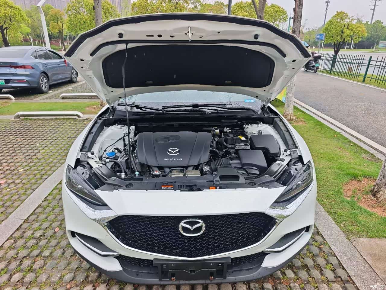 Mazda CX-4, 2022 все фото