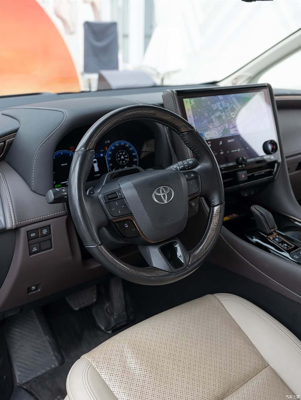 Toyota Alphard, 2024 9