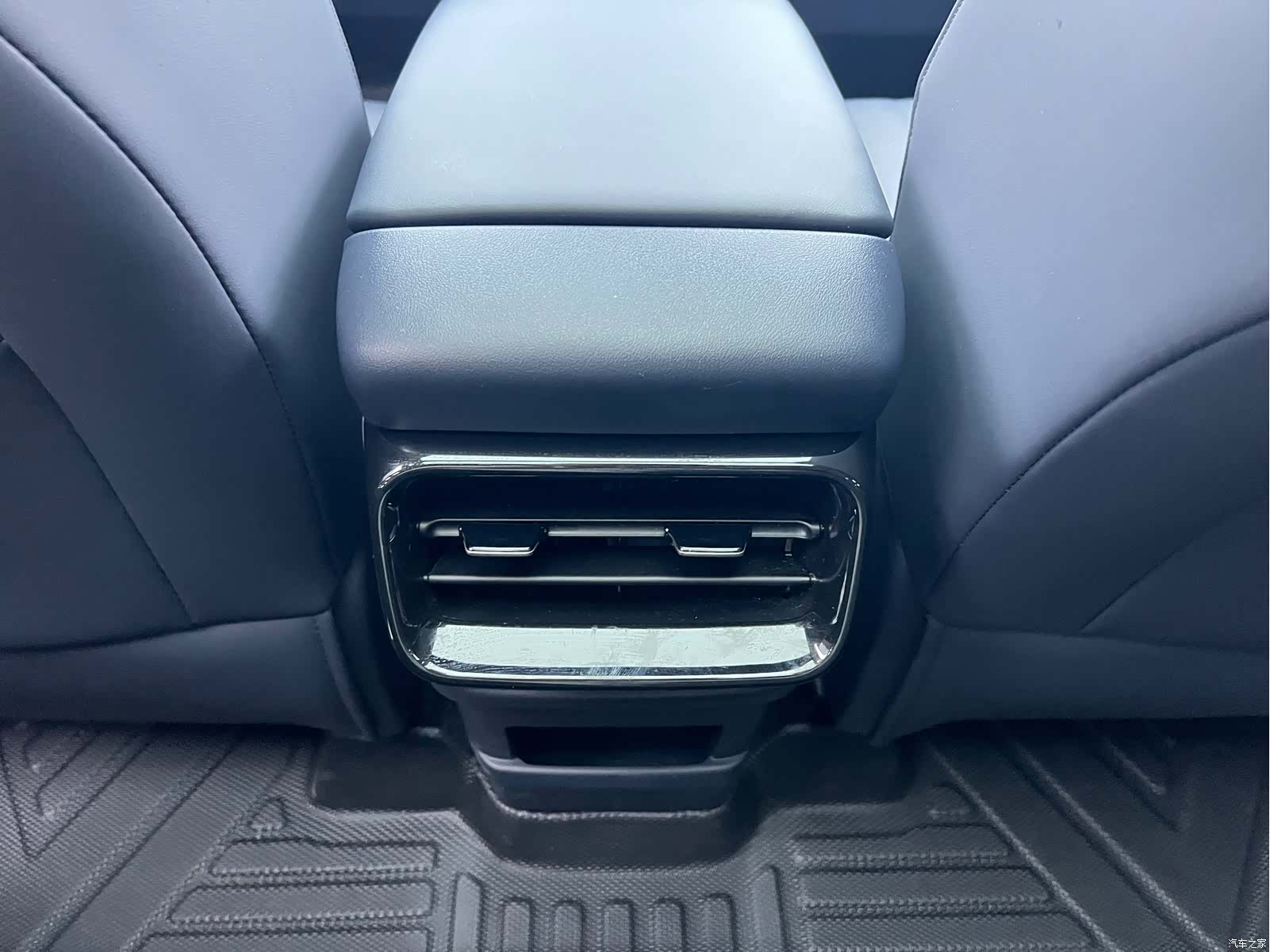 Geely Galaxy E5, 2025 17