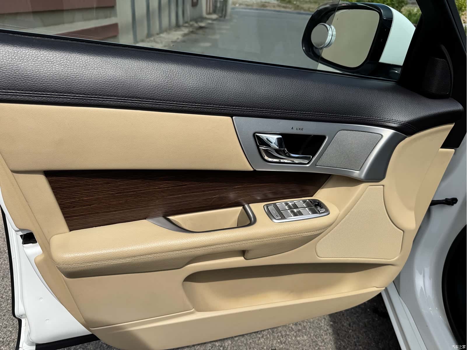 Jaguar XF, 2013 13