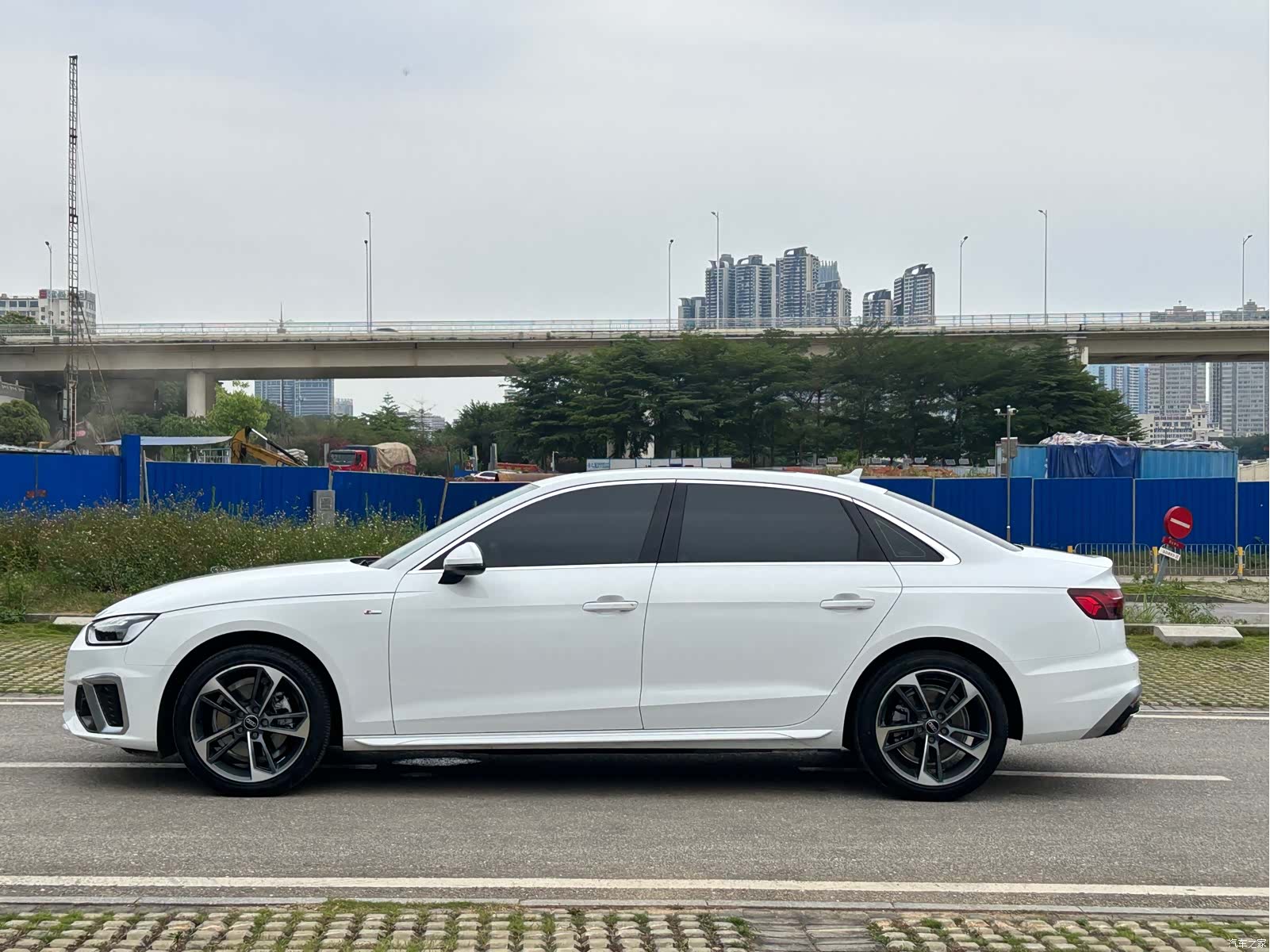 Audi A4L, 2023 3
