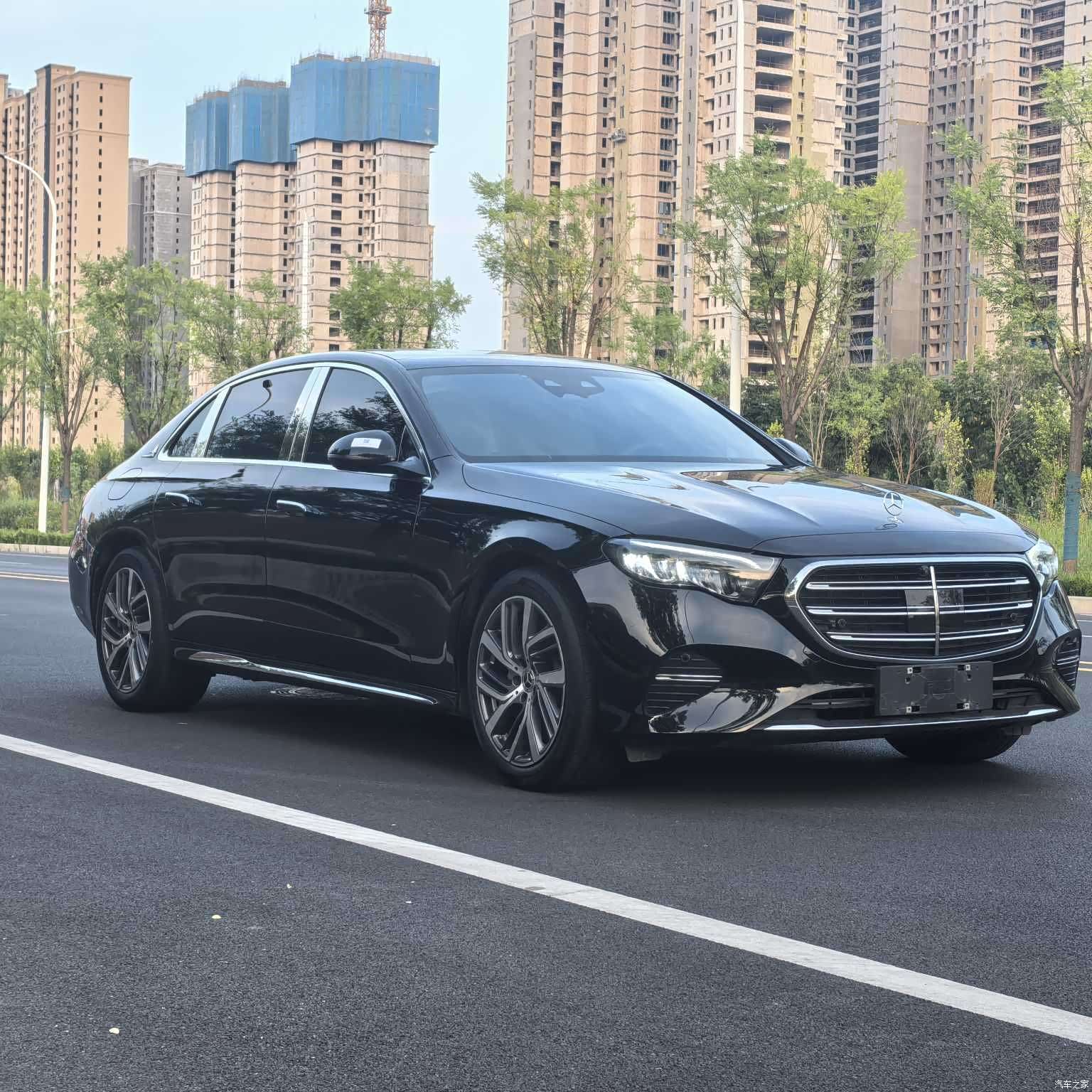 Mercedes-Benz E-Class, 2025 3
