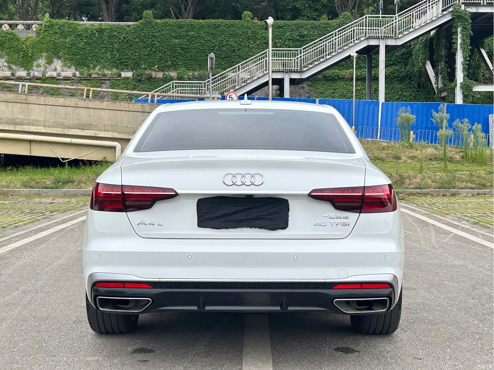 Audi A4L, 2023 все фото