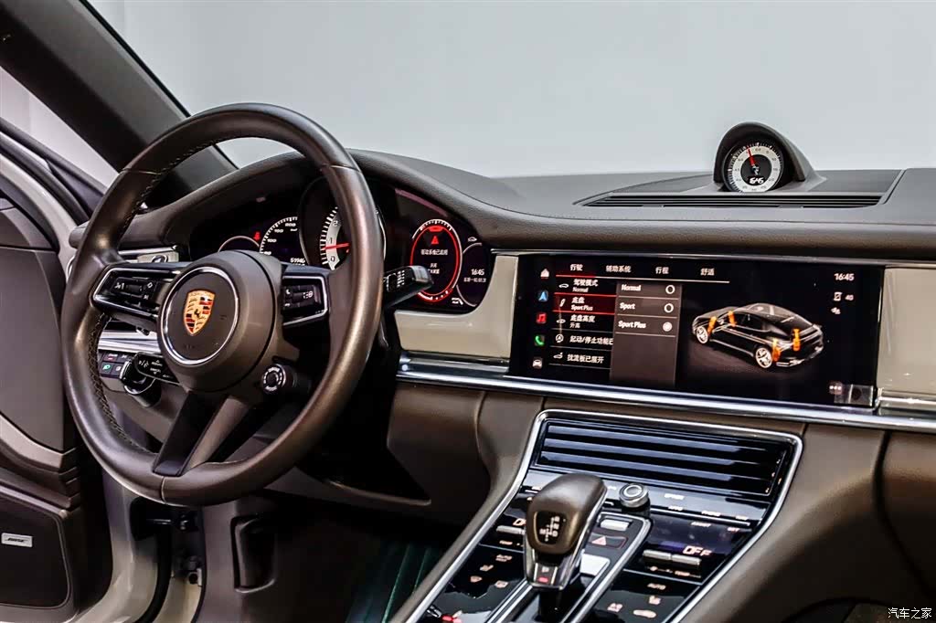 Porsche Panamera, 2022 10