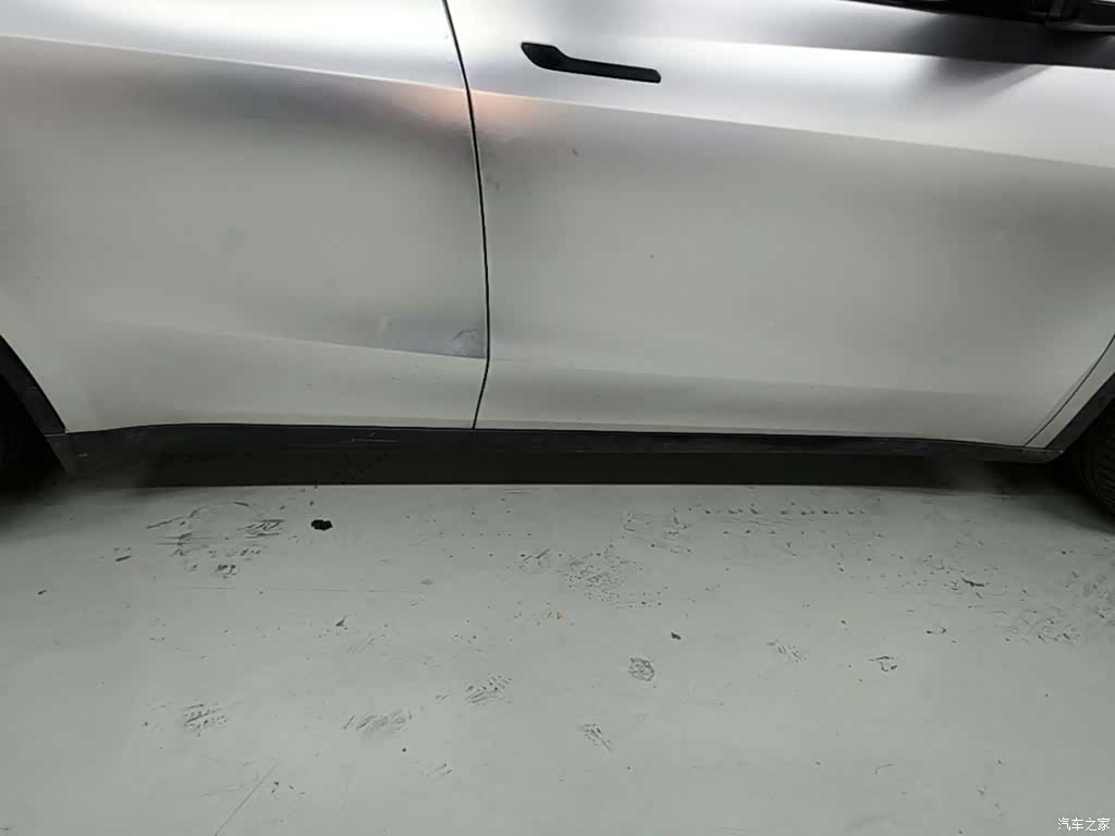 Tesla Model Y, 2023 21