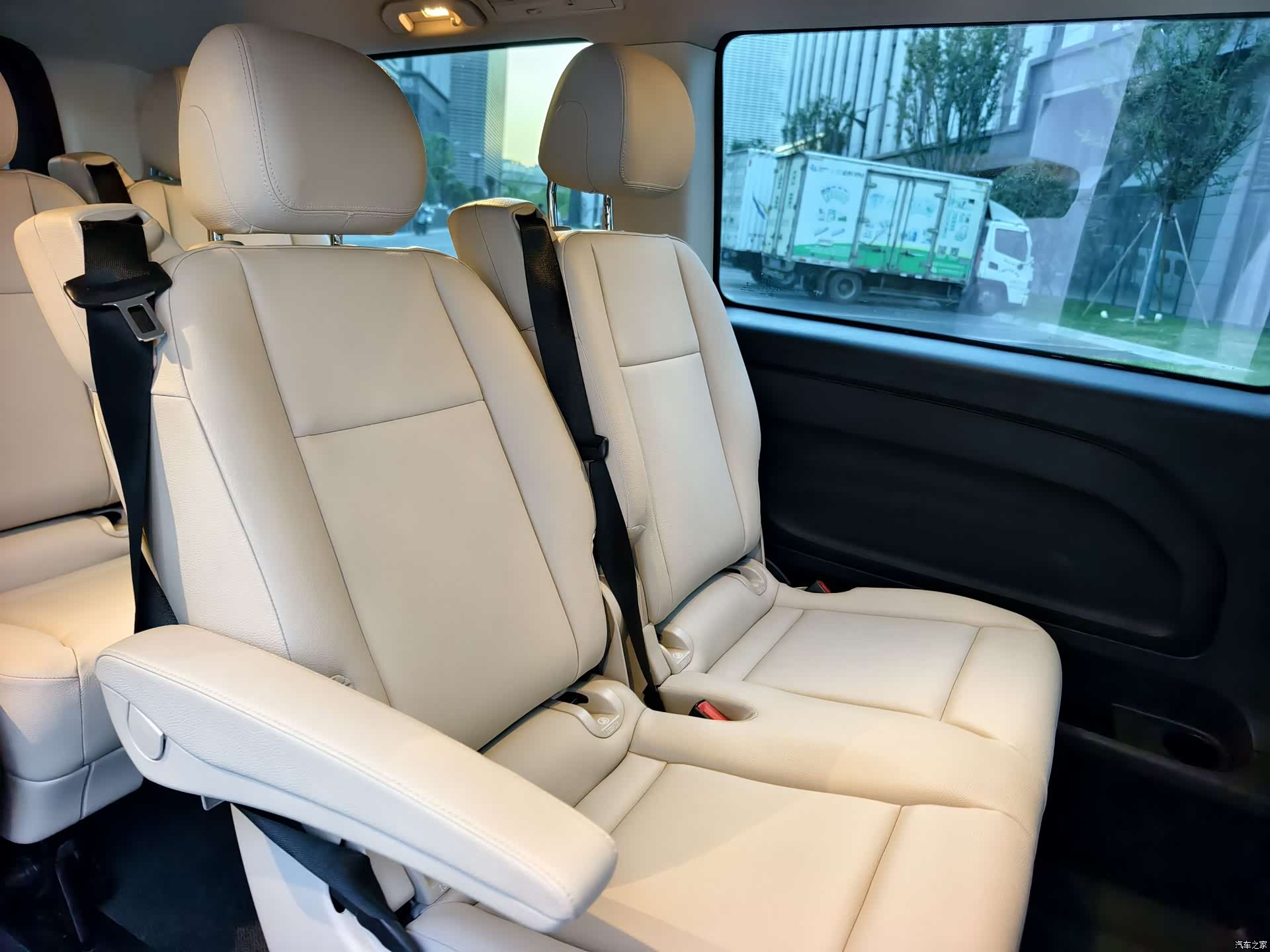 Mercedes-Benz 7, 2022 22