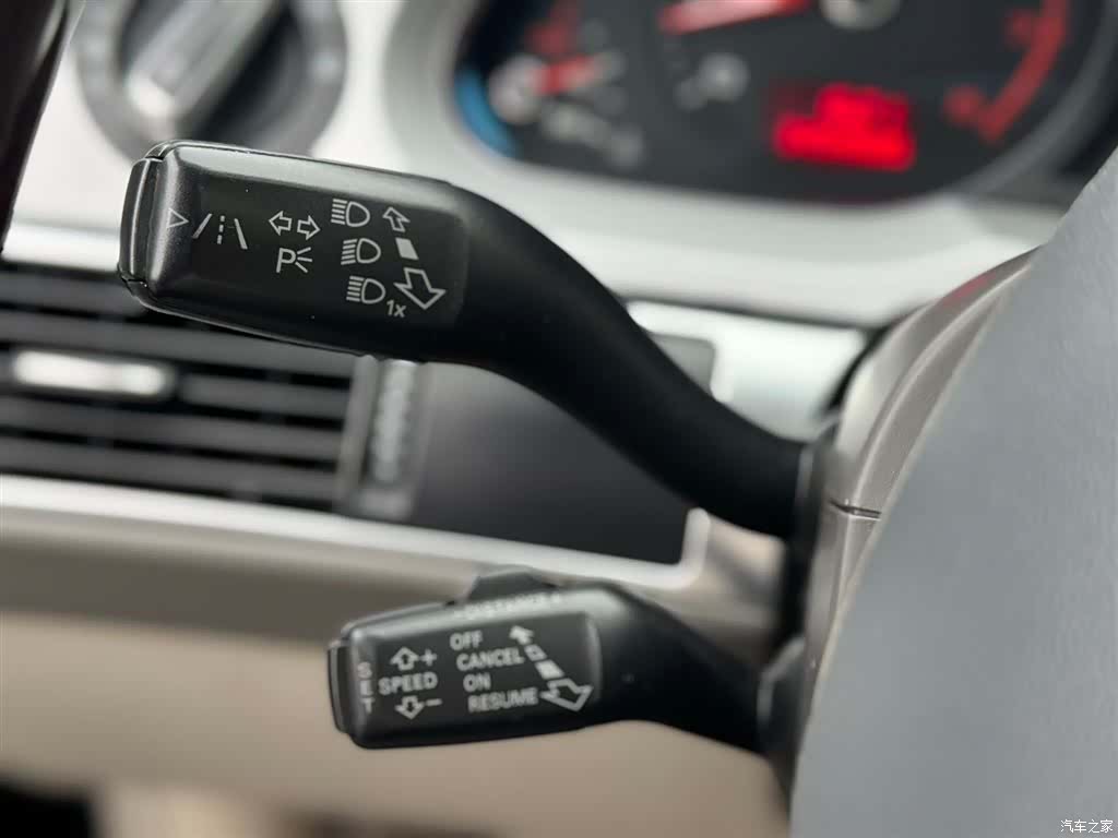 Audi A6L, 2011 10
