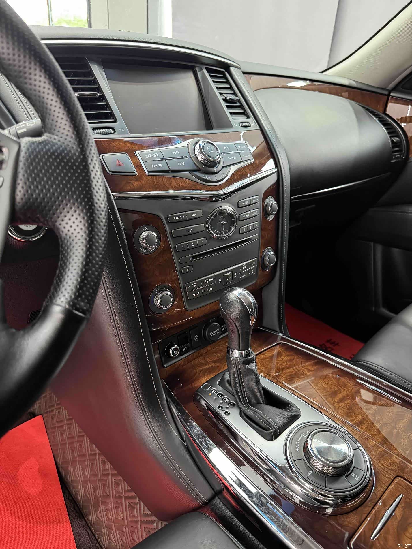 Infiniti QX80, 2019 8