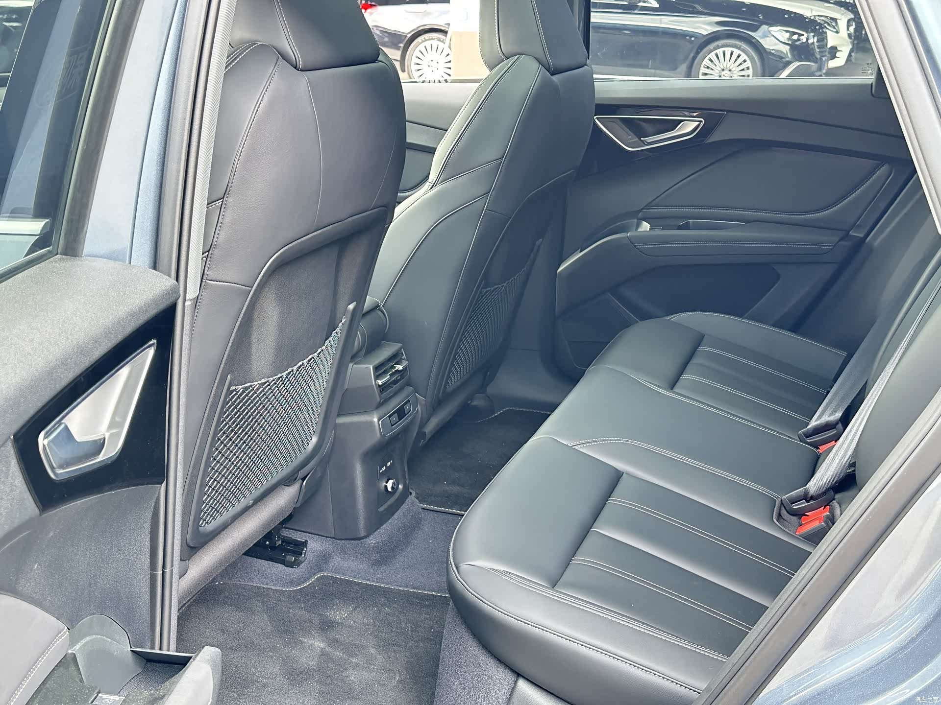 Audi Q4 e-tron, 2025 9