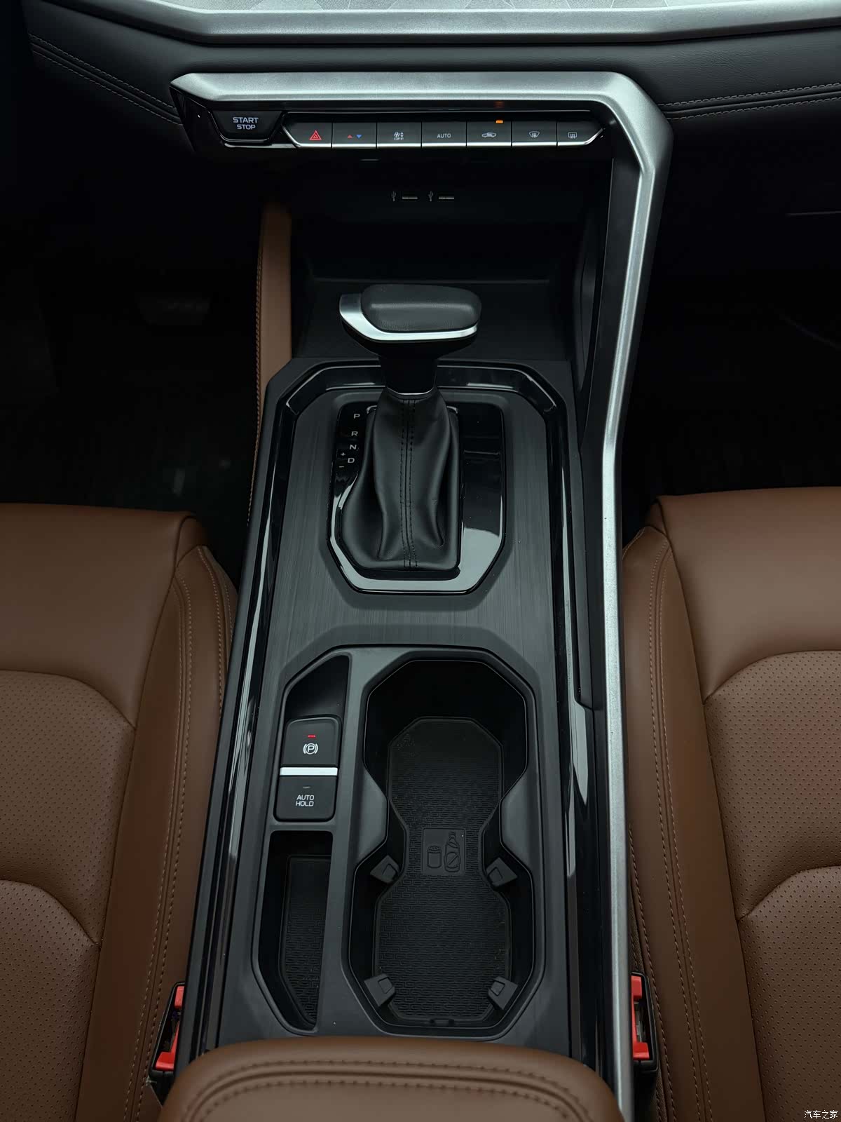 Geely X6, 2022 12