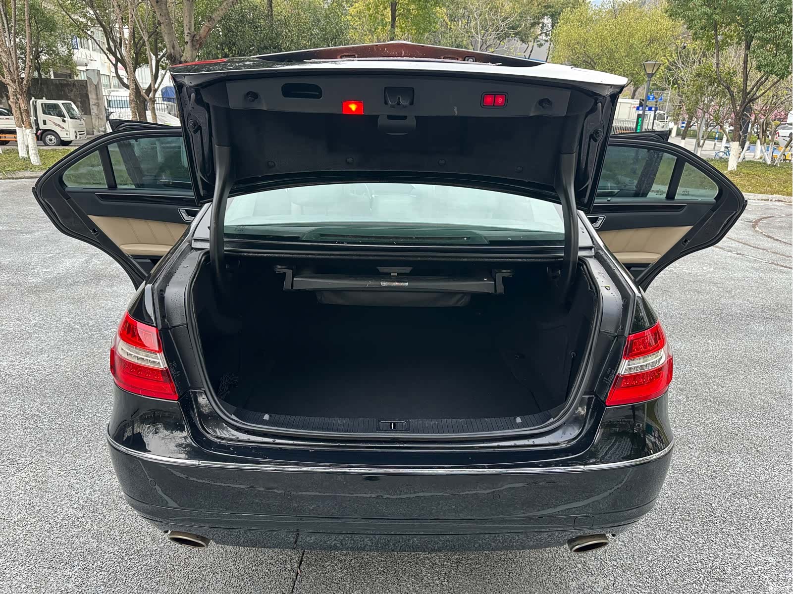 Mercedes-Benz E-Class, 2011 11