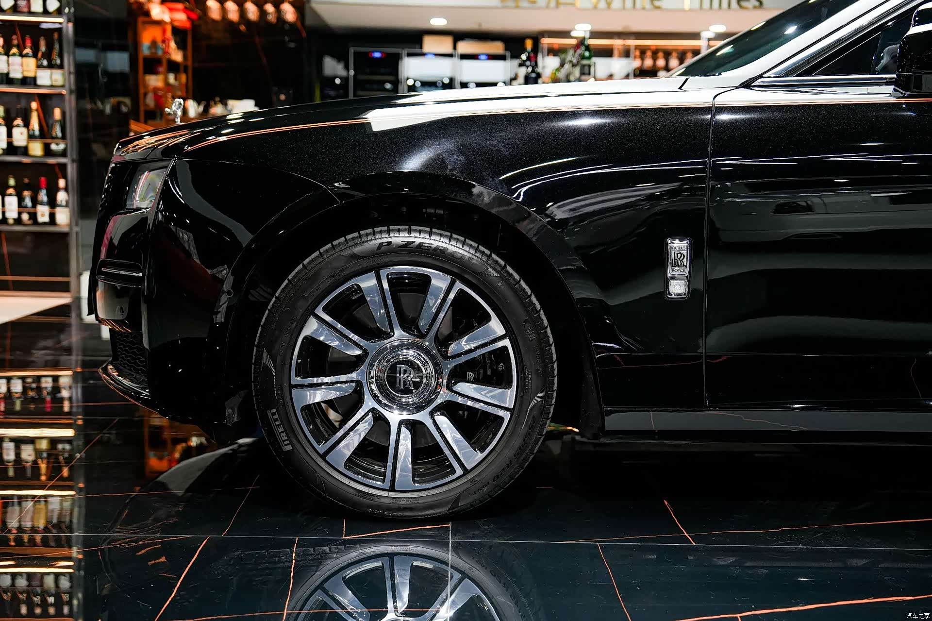 Rolls-Royce Ghost, 2025 9