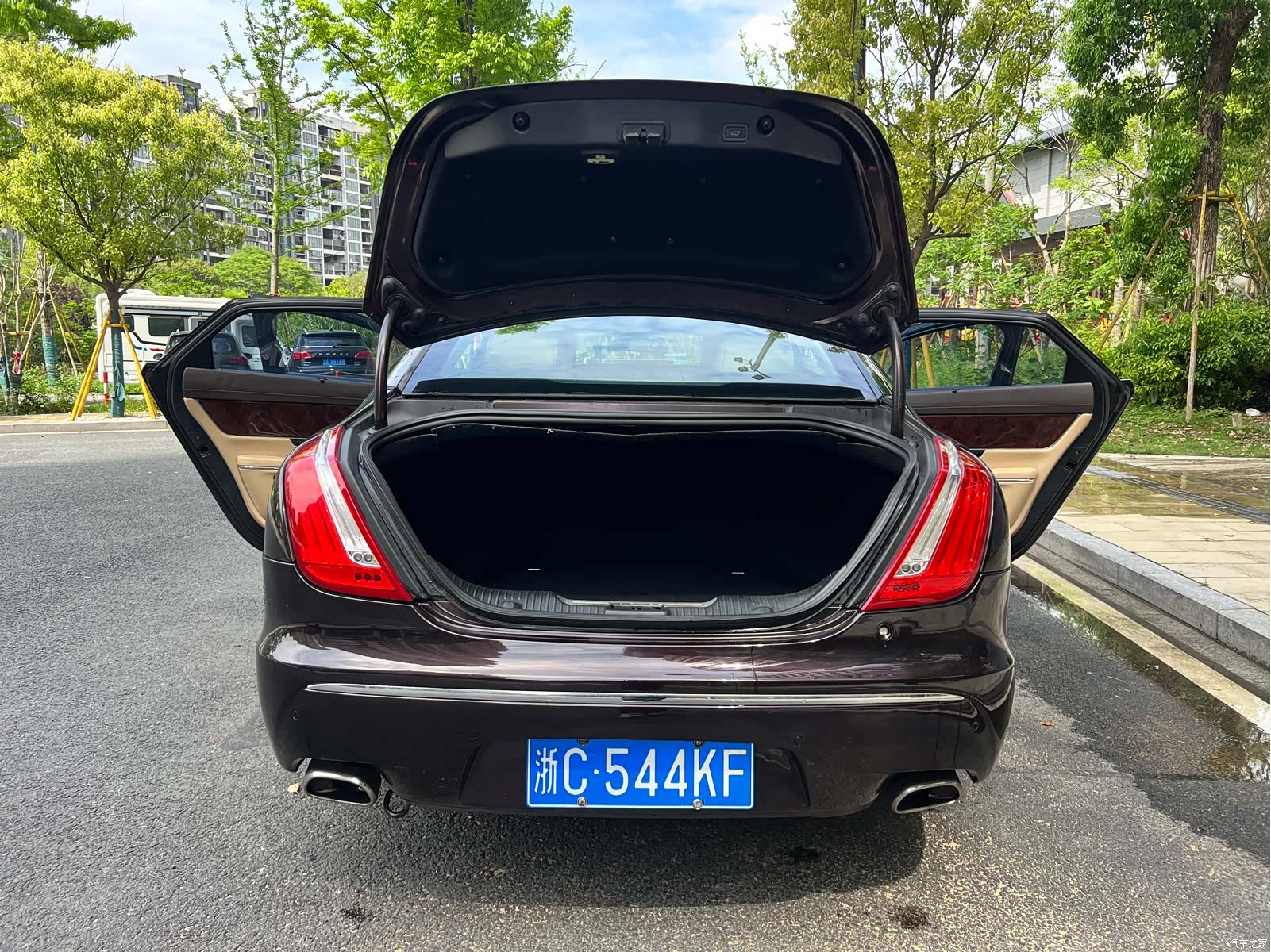 Jaguar XJ, 2011 20