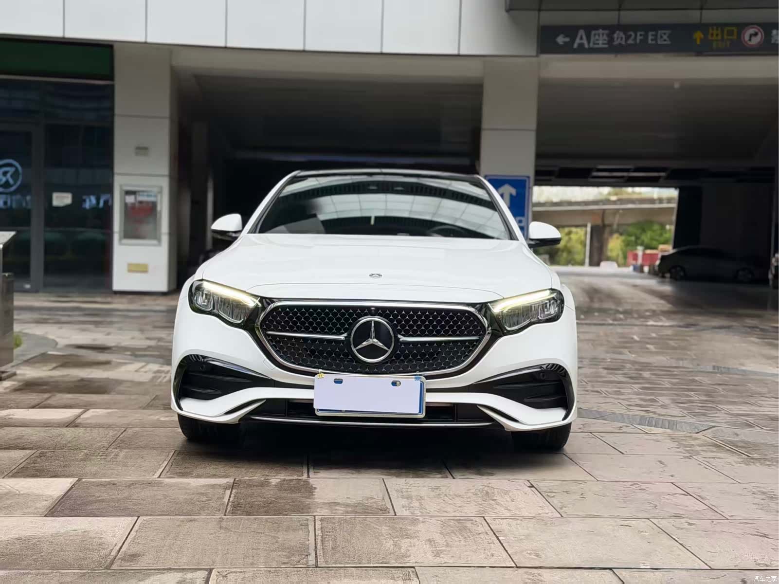 Mercedes-Benz E-Class, 2024 2