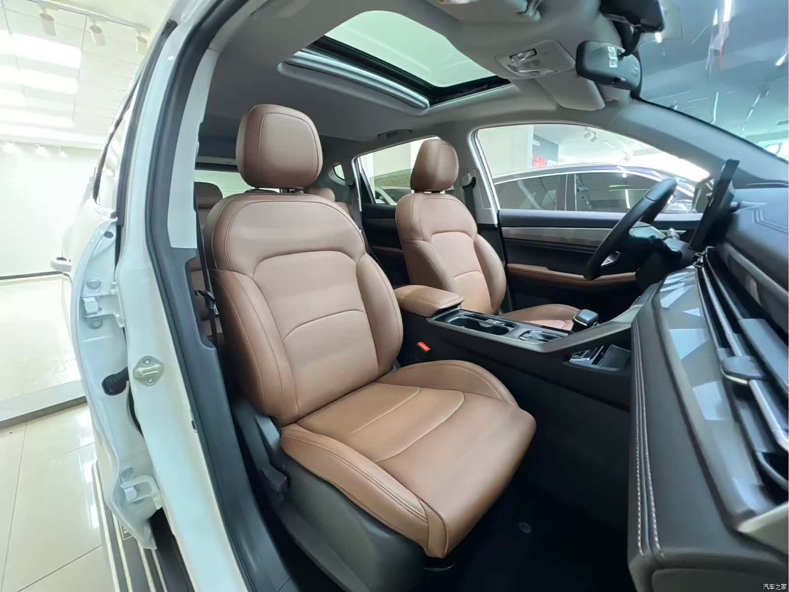 Geely X6, 2023 22