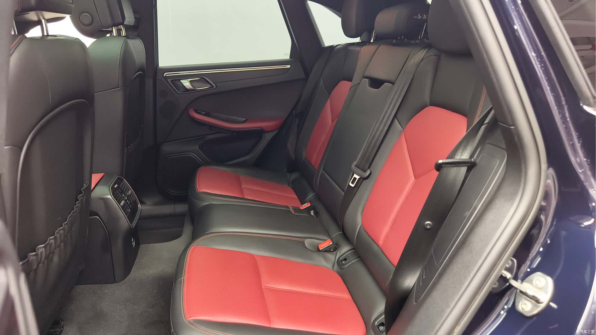 Porsche Macan, 2021 10