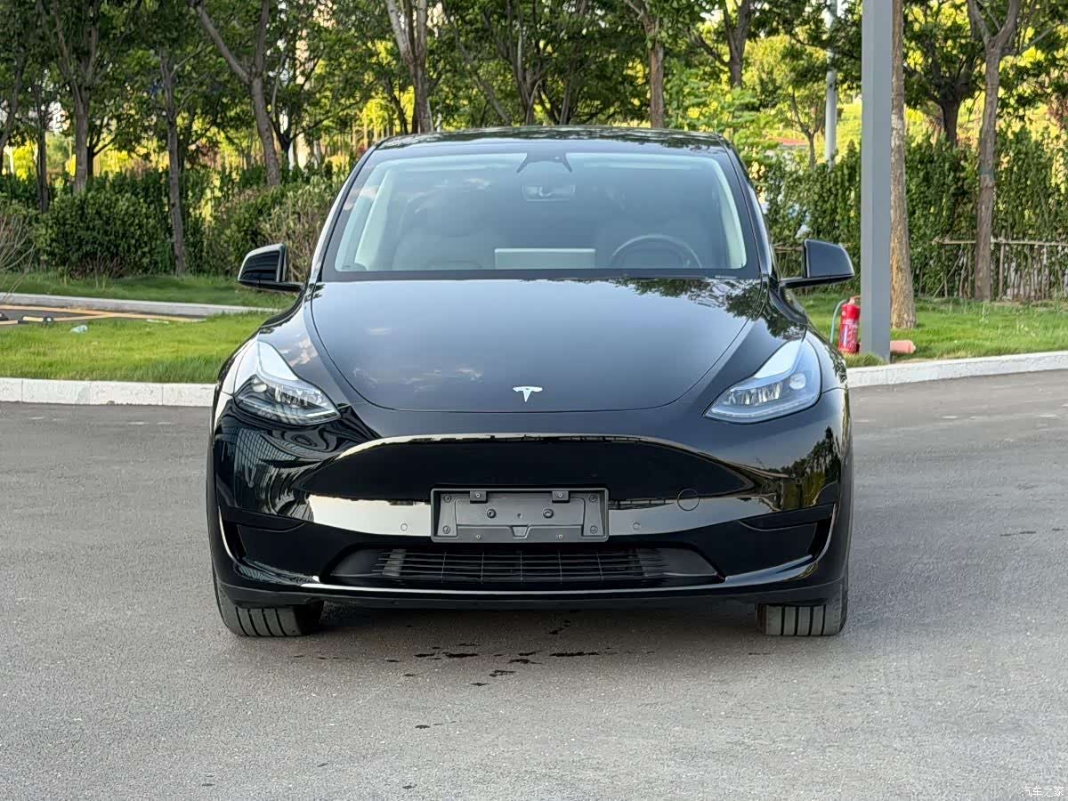 Tesla Model Y, 2023 2