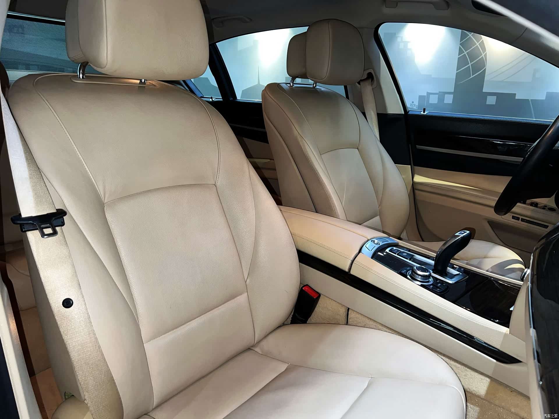 BMW 7 Series, 2011 14