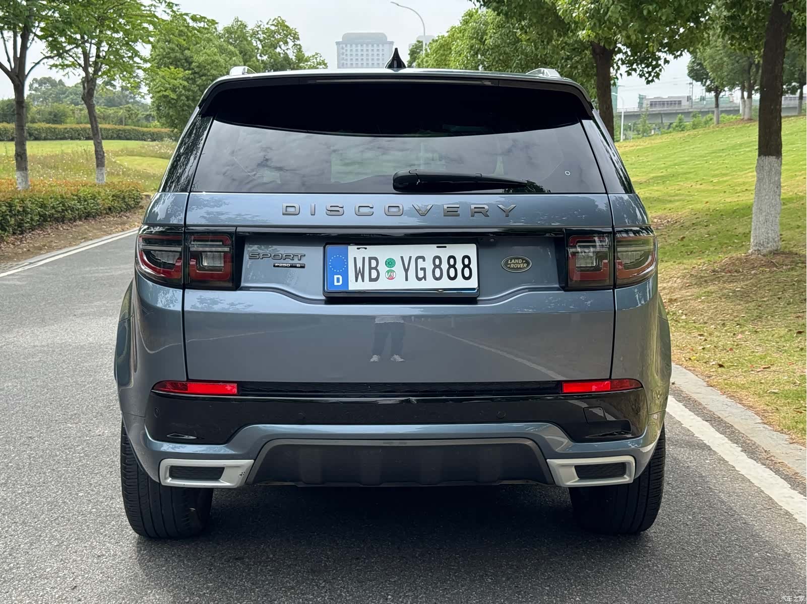 Land Rover Discovery, 2021 4
