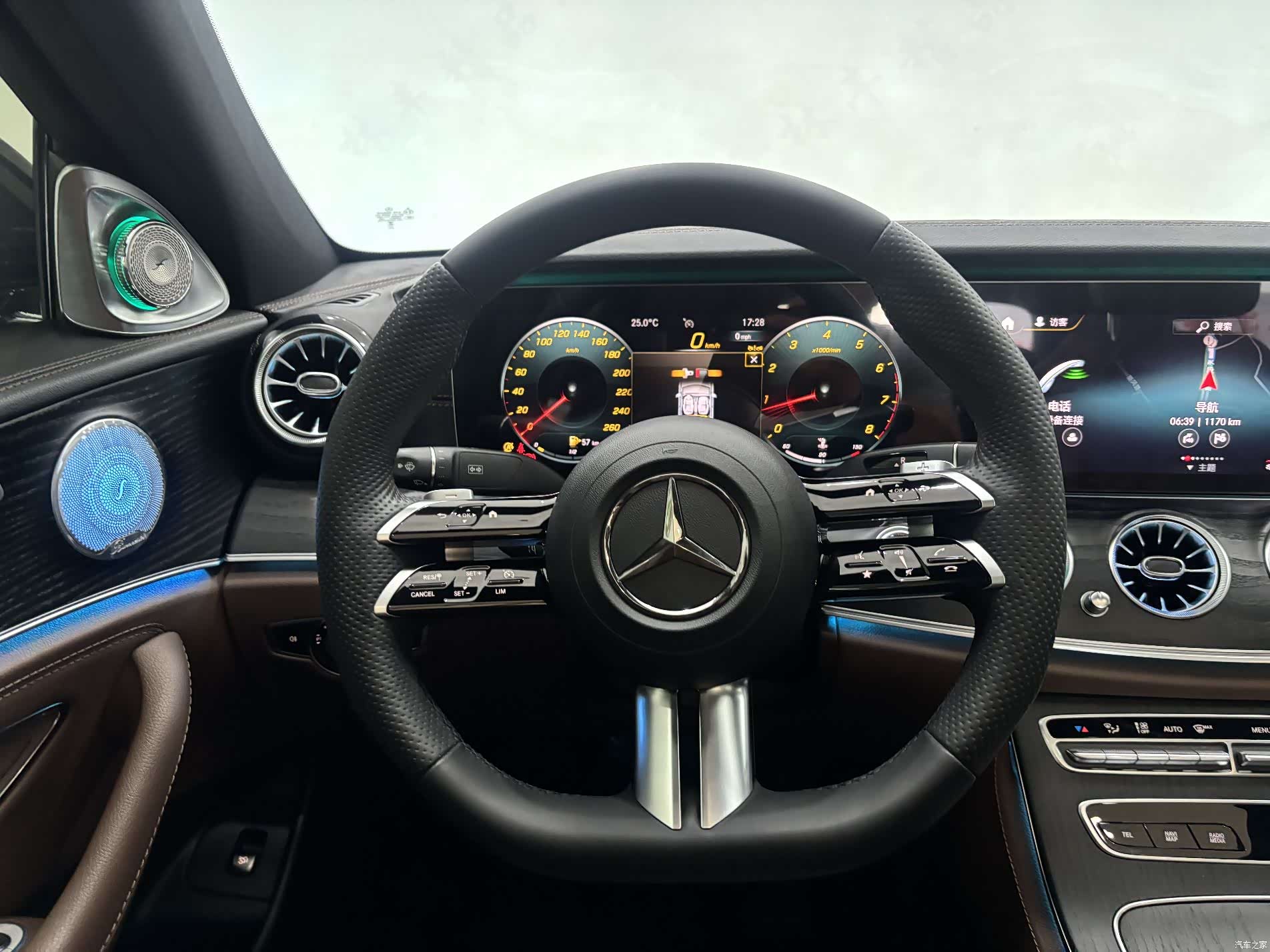Mercedes-Benz E-Class, 2023 15
