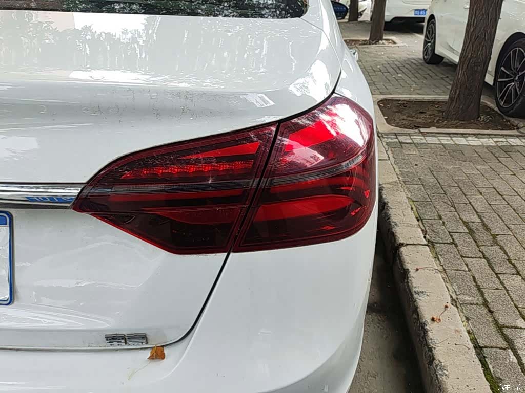 Geely Emgrand, 2019 8