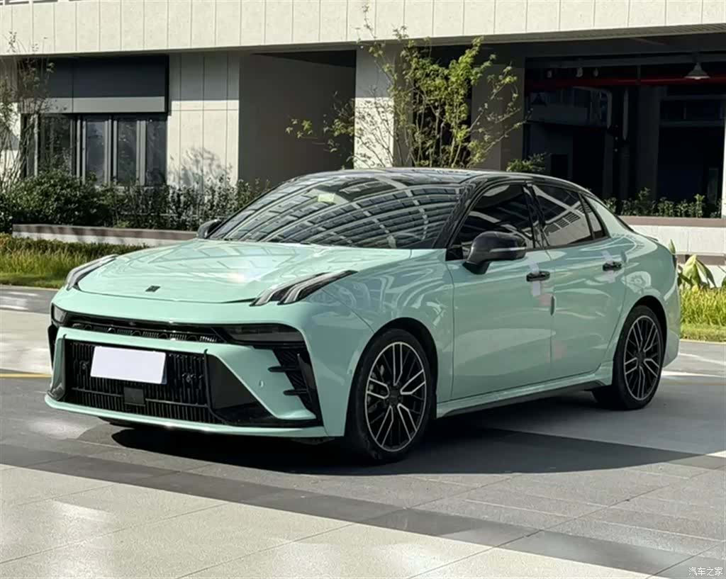Lynk & Co 02
