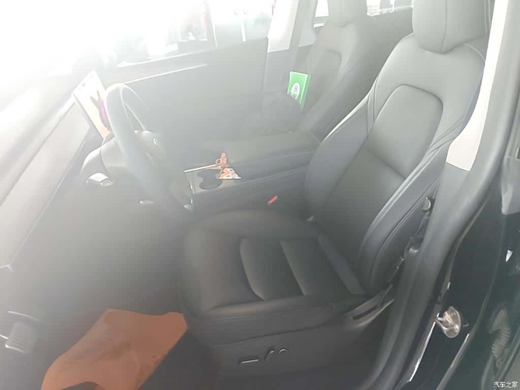 Tesla Model Y, 2022 15