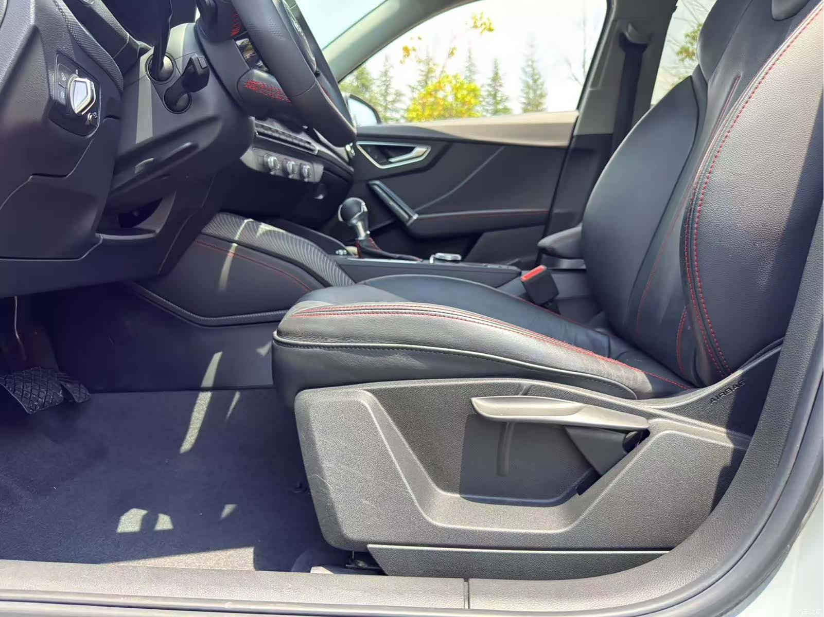 Audi Q2L, 2023 14