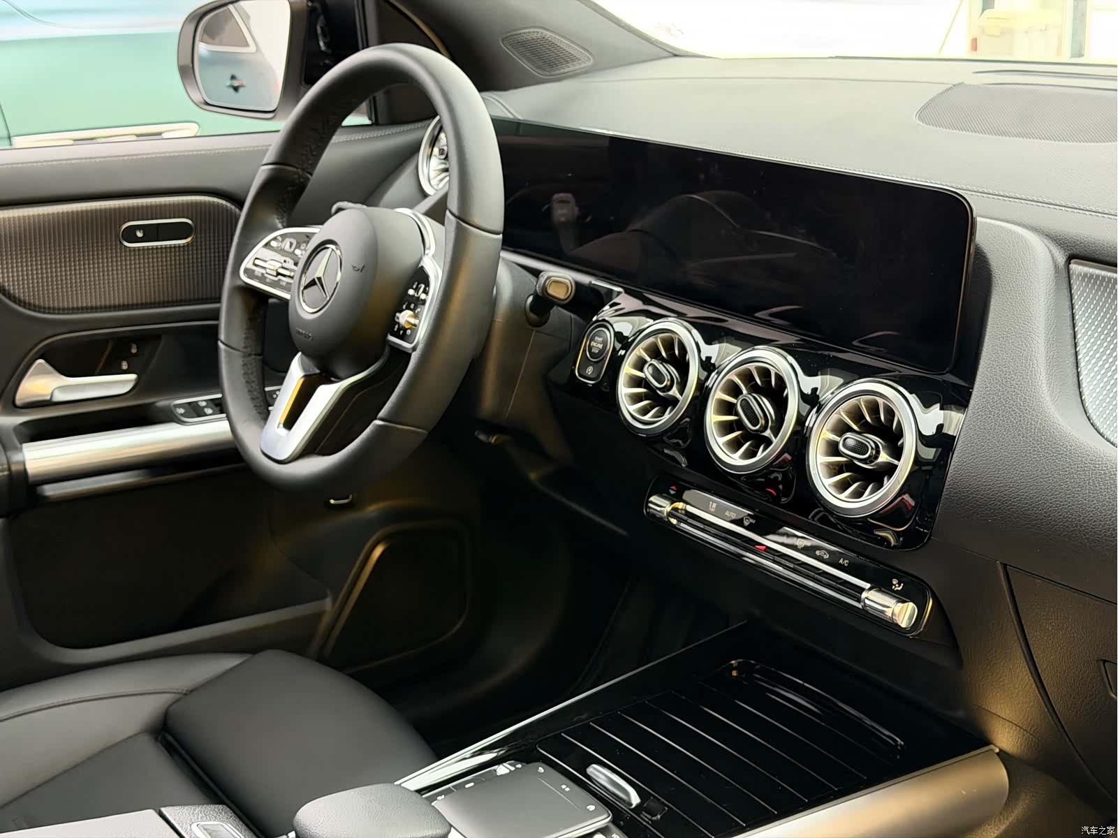 Mercedes-Benz GLA, 2022 8