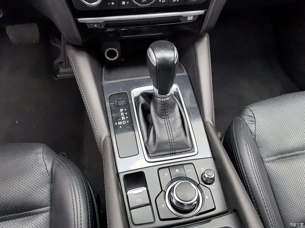 Mazda Atenza, 2017 13