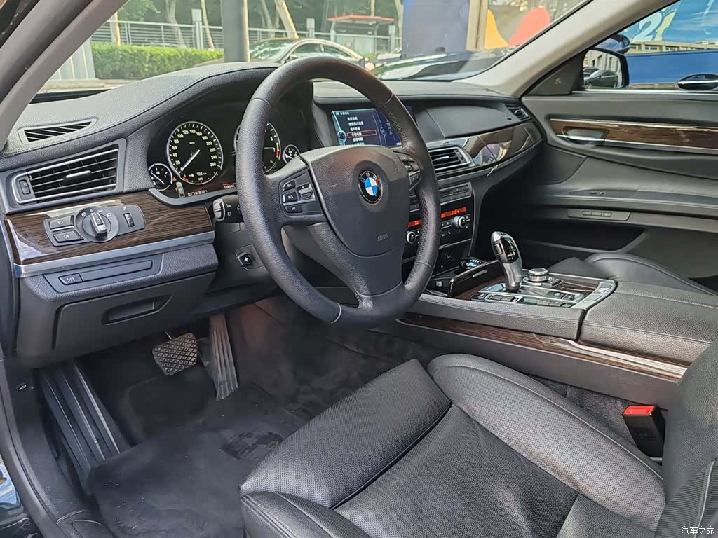 BMW 7 Series, 2011 9