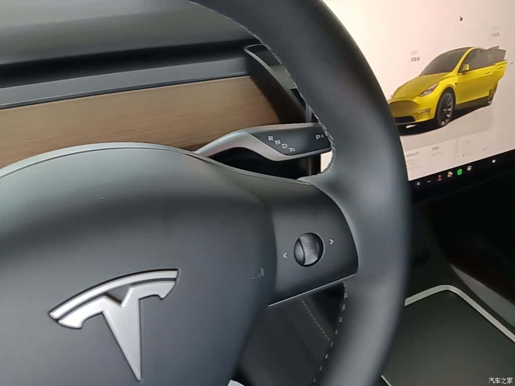 Tesla Model Y, 2023 14