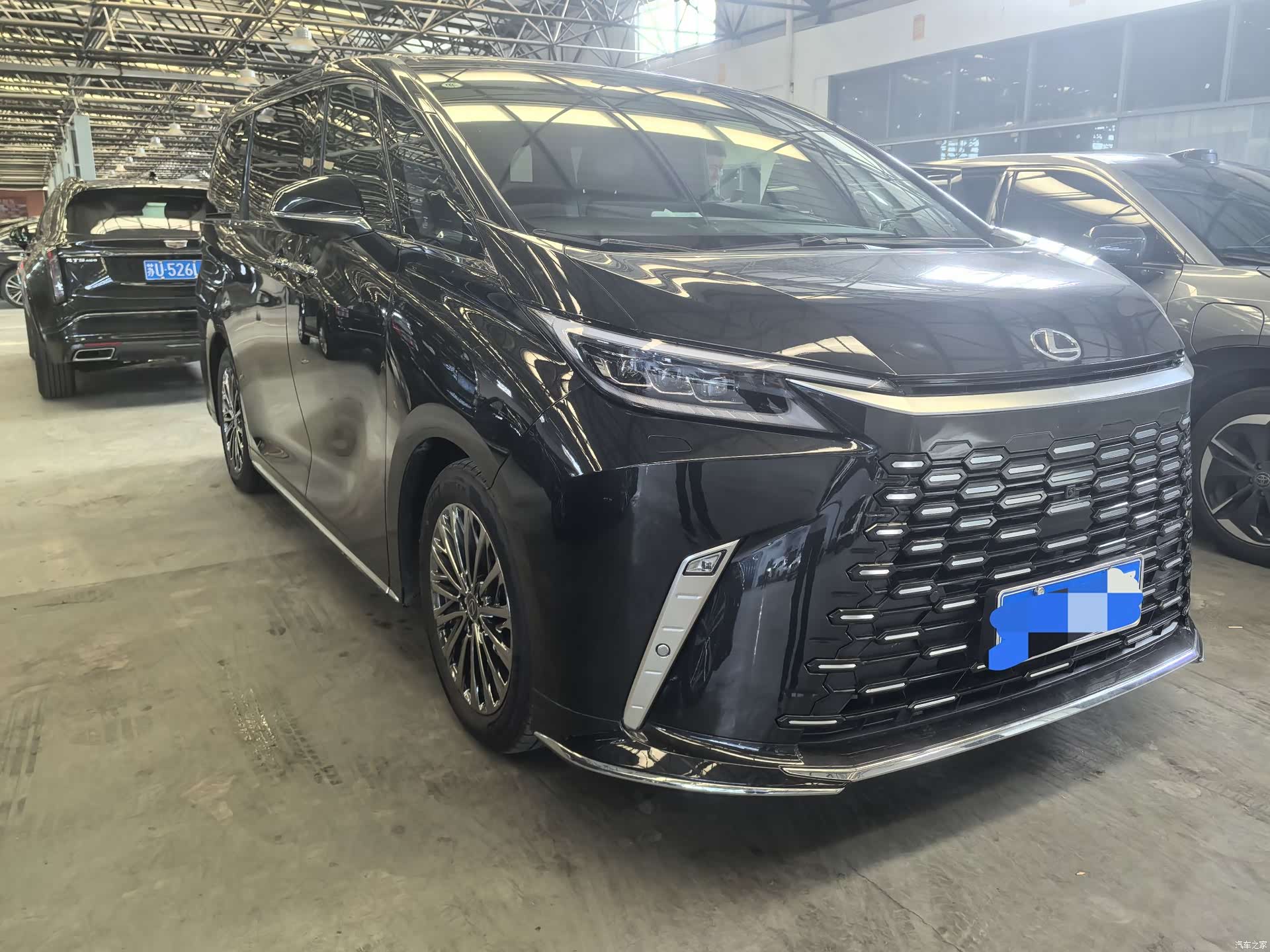 Lexus LM, 2026 4