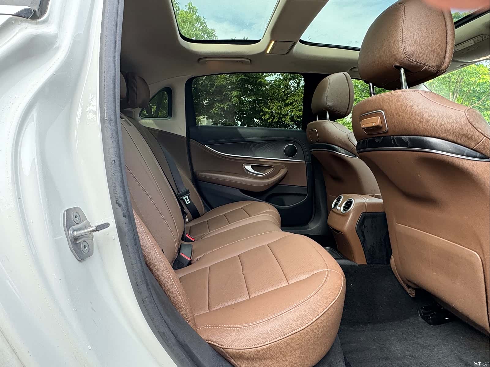 Mercedes-Benz E-Class, 2018 11
