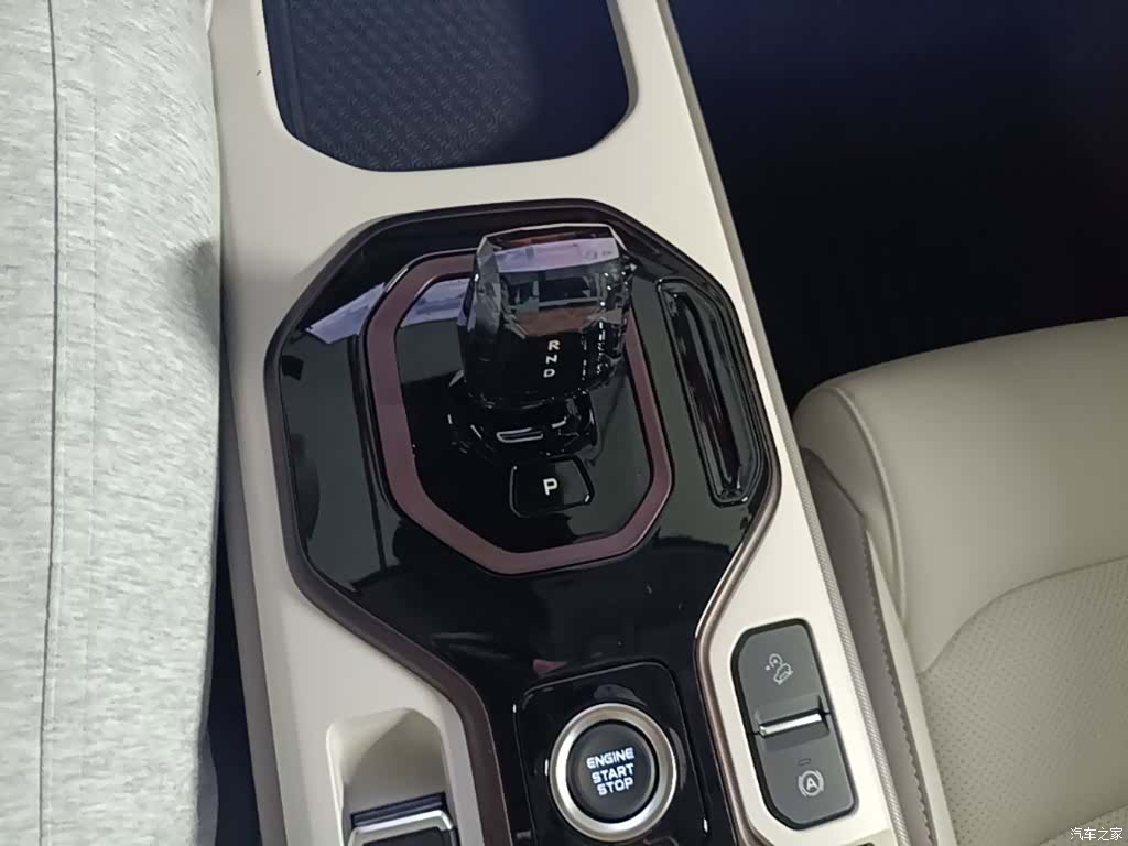 Geely Icon, 2025 10