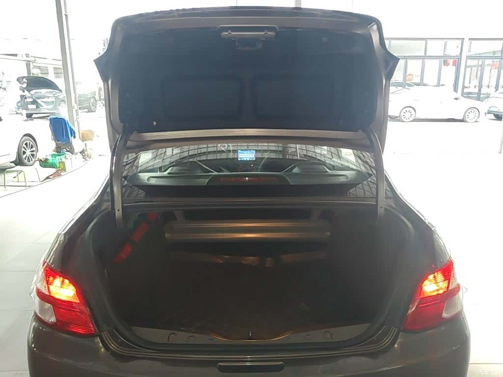 Peugeot 301, 2014 19
