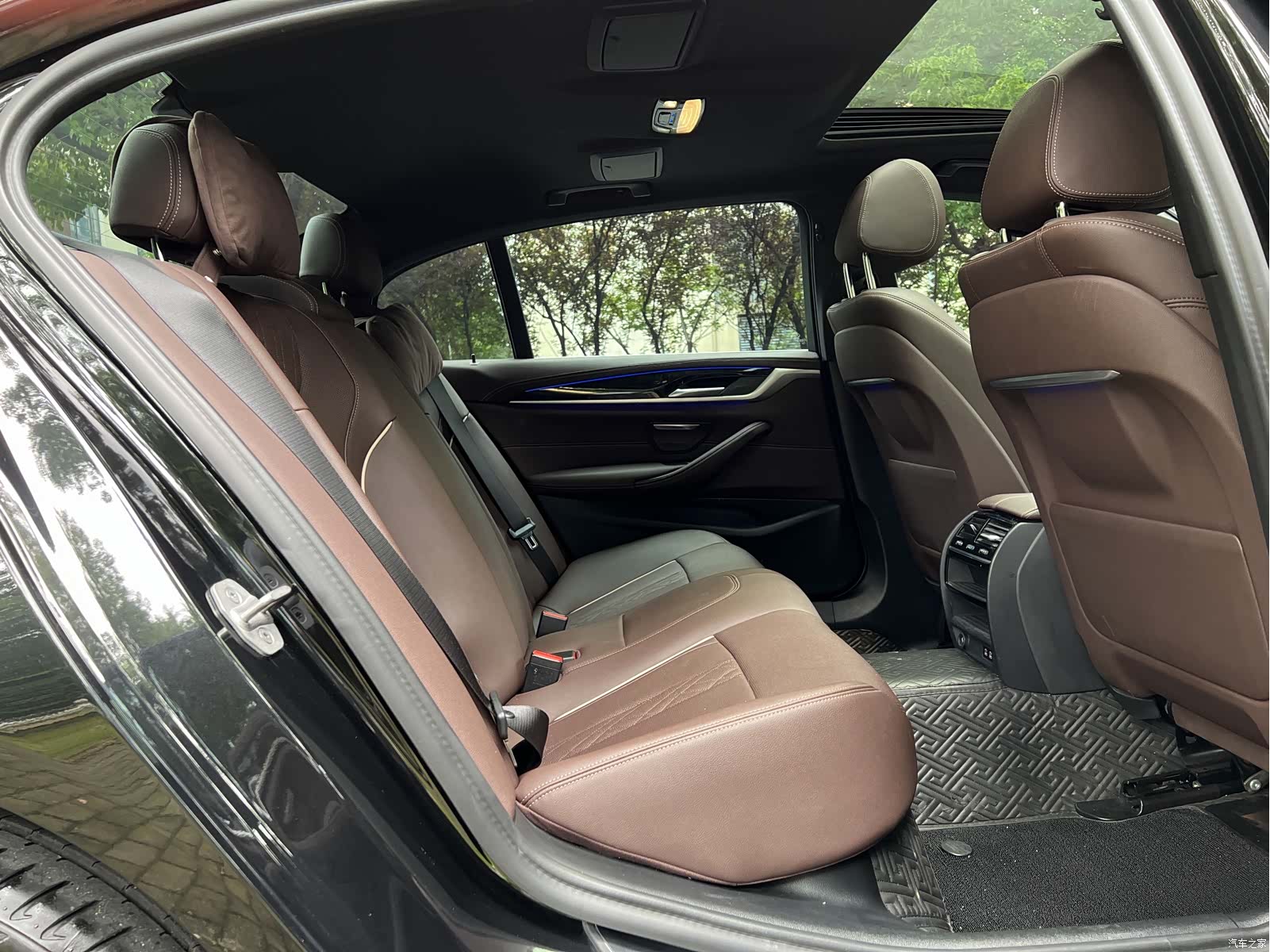 BMW 5 Series, 2024 14