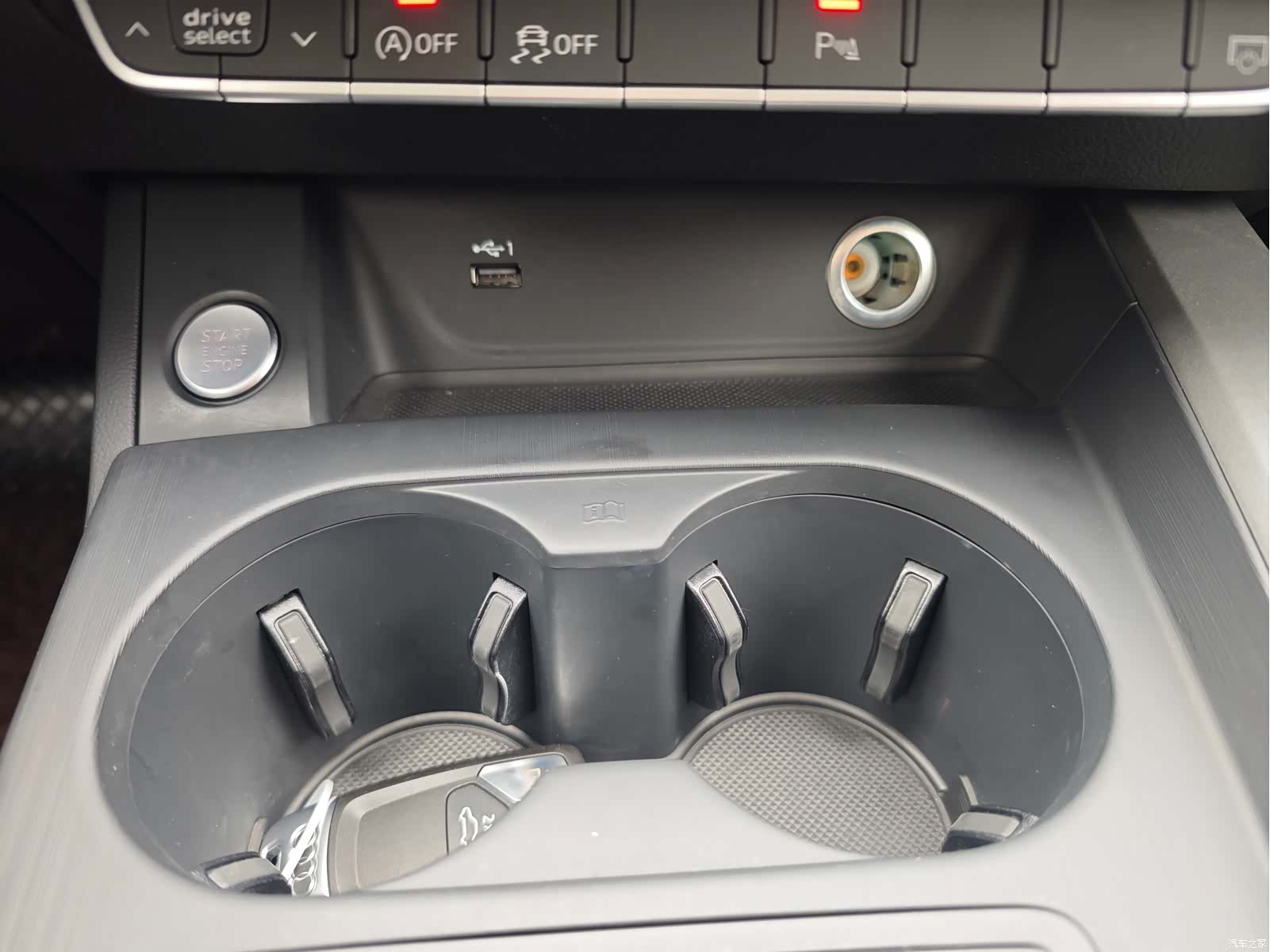 Audi A4L, 2019 13