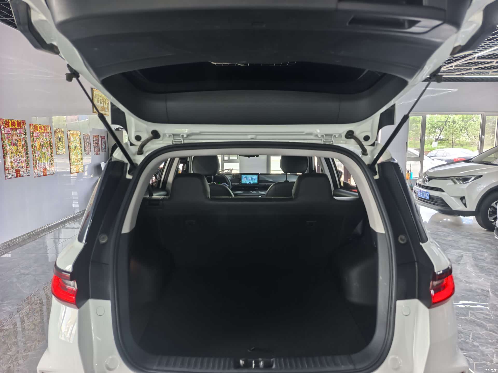 Geely X6, 2022 16