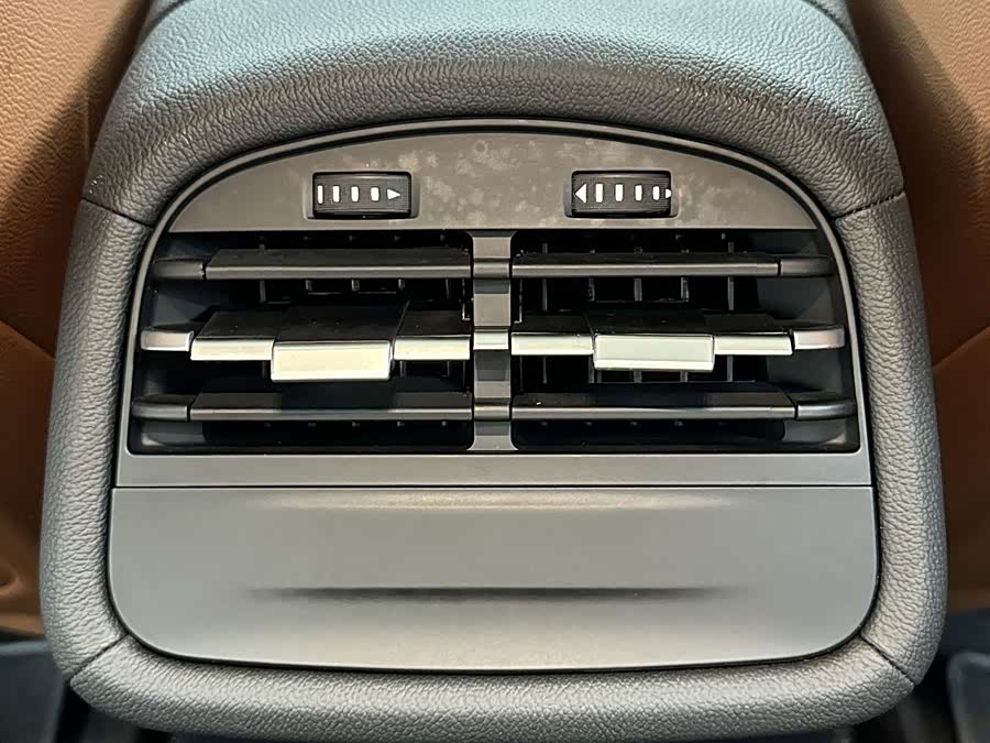 Maserati Ghibli 2022, фото 21