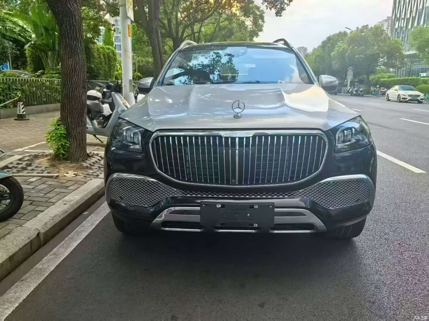 Maybach GLS, 2022 3