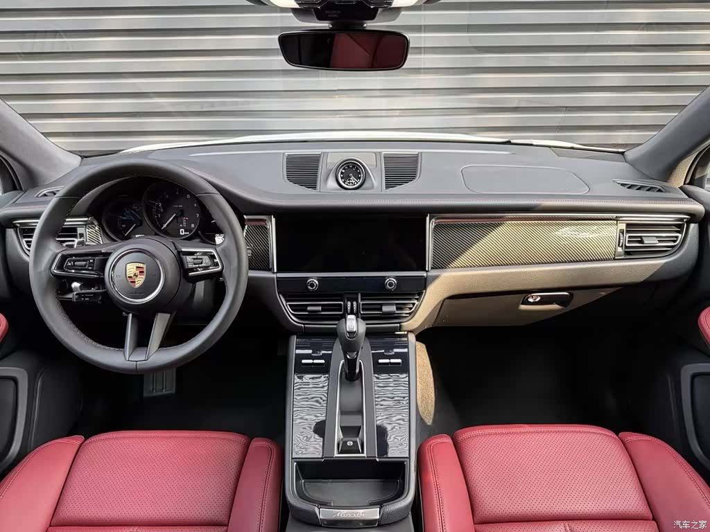 Porsche Macan, 2024 все фото