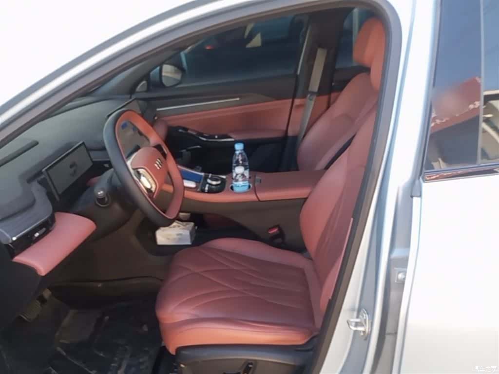Geely Galaxy L6, 2025 15