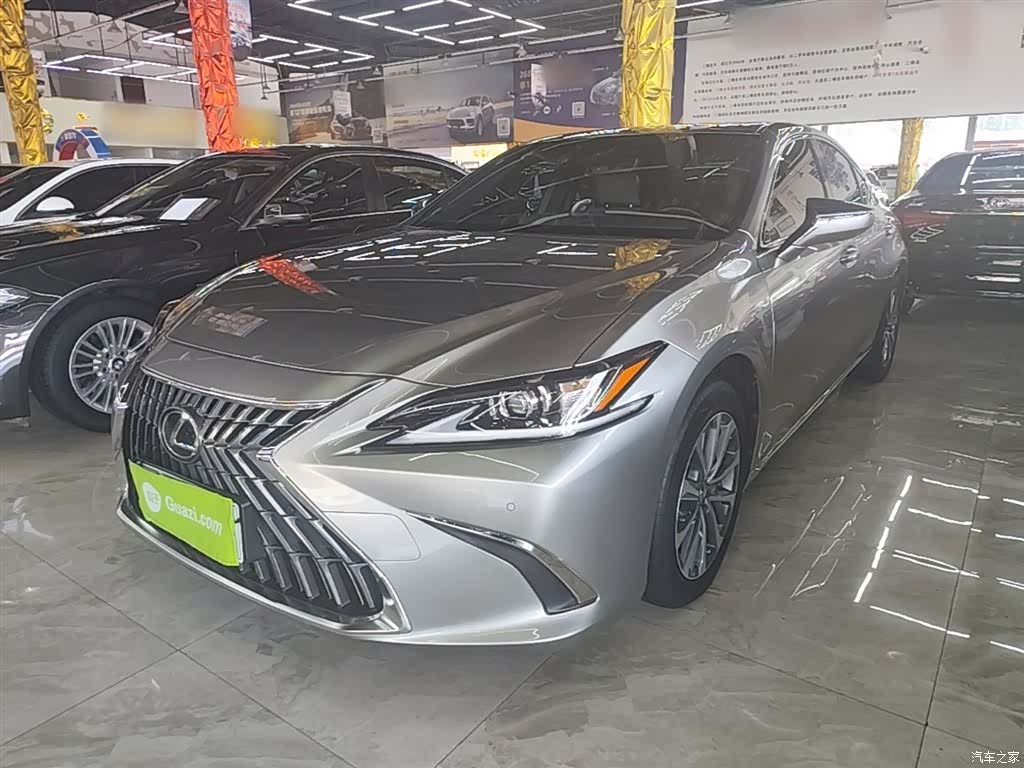 Lexus ES, 2023 2