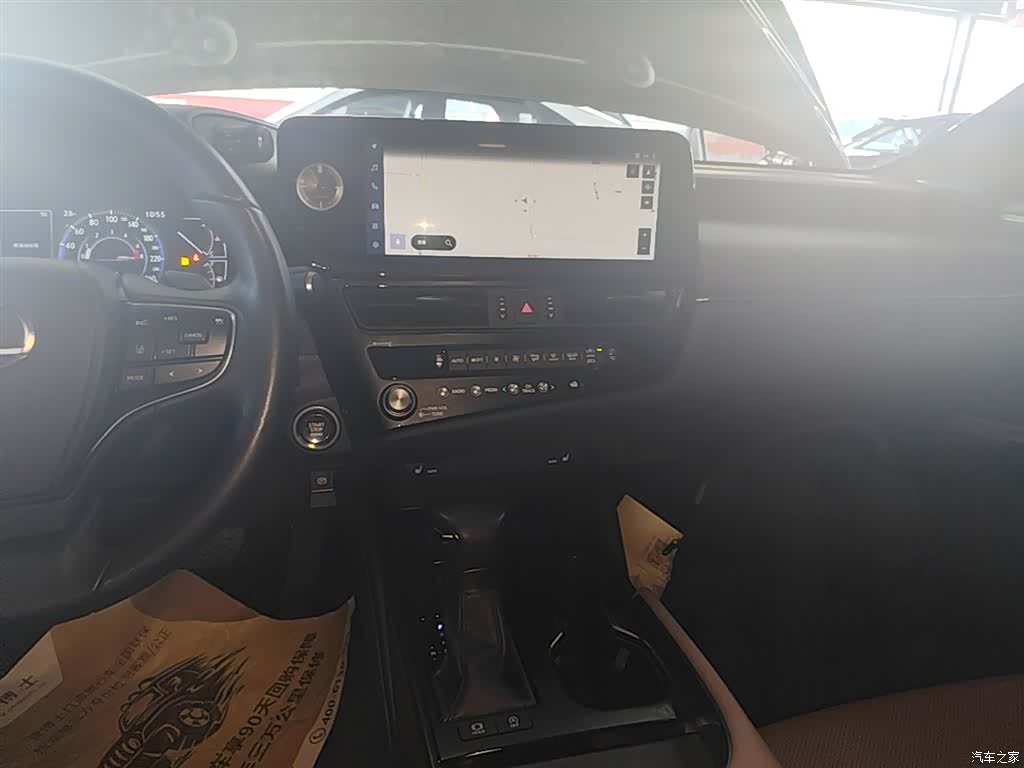 Lexus ES, 2023 13