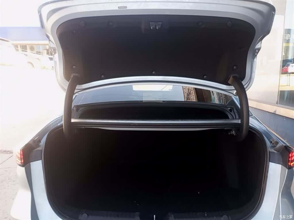 Geely Galaxy L6, 2025 19