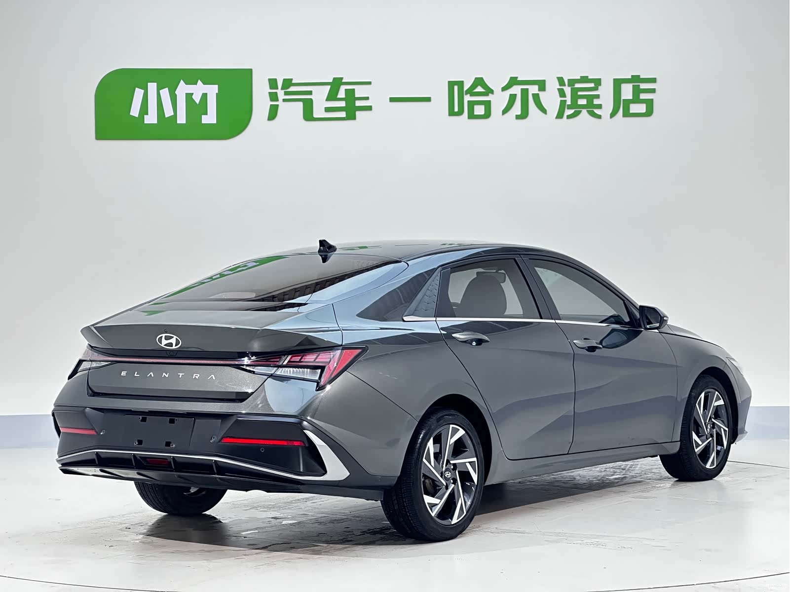 Hyundai Elantra, 2023 все фото