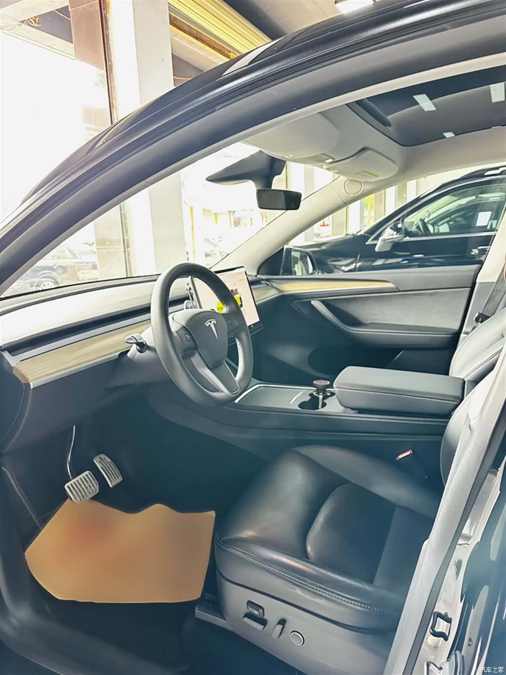 Tesla Model Y, 2022 25